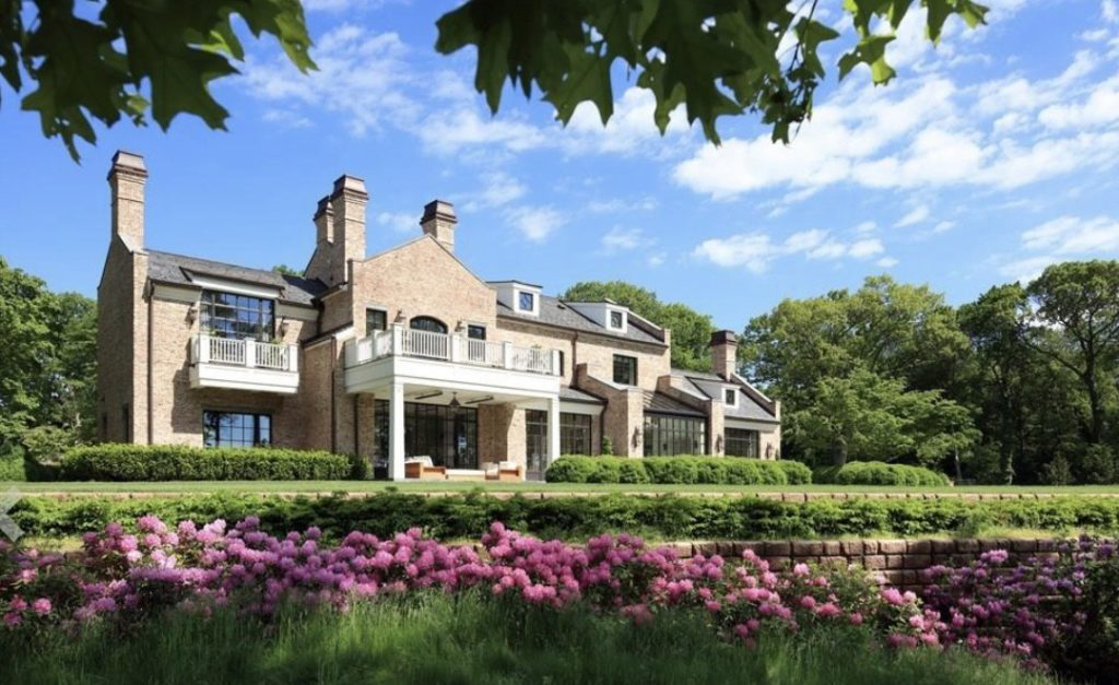 Tom Brady’s $40M-dollar mansion home facade